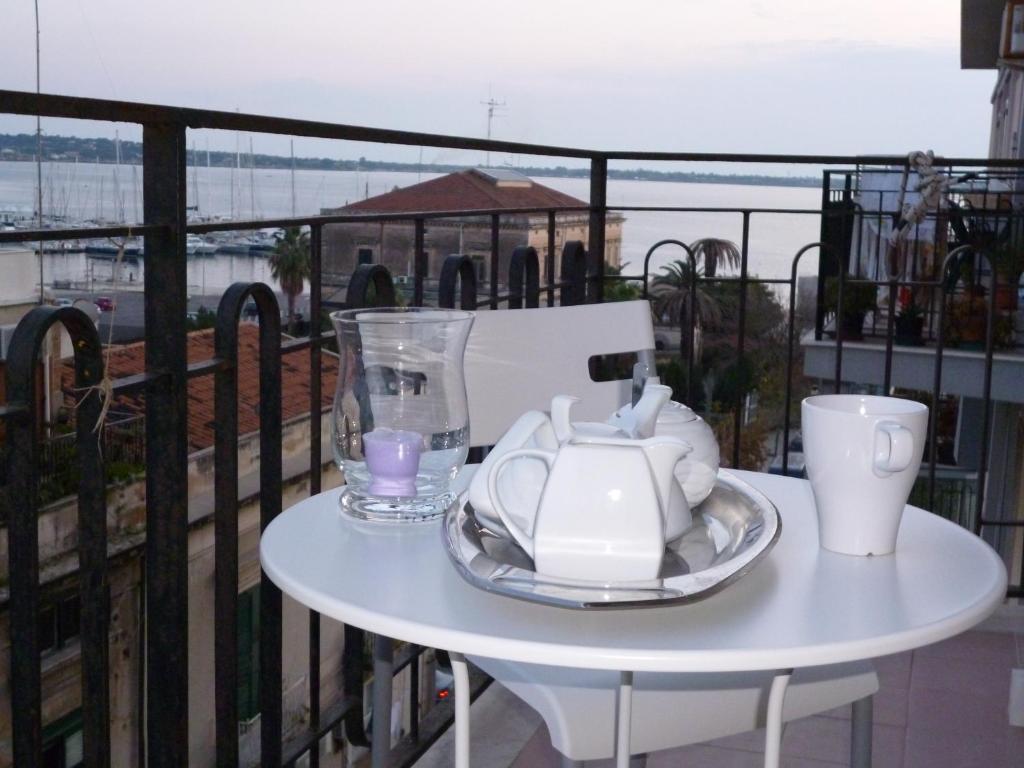 Le Grand Bleu Siracusa - One Hundred Steps From Ortigia -sea View - Frühstückspension 3*